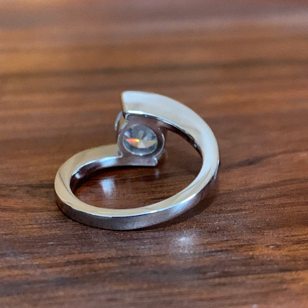 New Sterling Silver Round Bezel CZ Ring - Picture 3 of 6